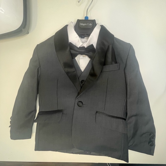 Toddler Tuxedo - Picture 3 of 7